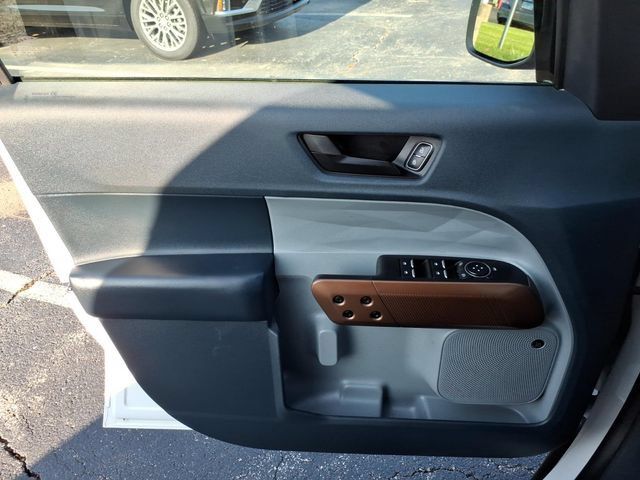 Used 2023 Ford Maverick Lariat w/ Lariat Luxury Package AWD/4WD image 27