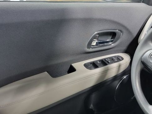 Used 2021 Honda HR-V EX image 22