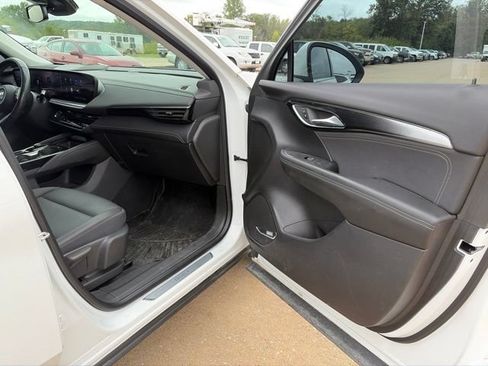 Used 2024 Buick Envision Preferred AWD/4WD image 23