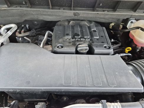 Used 2024 Chevrolet Silverado 1500 LT AWD/4WD image 32