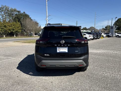 Used 2023 Nissan Rogue S image 6