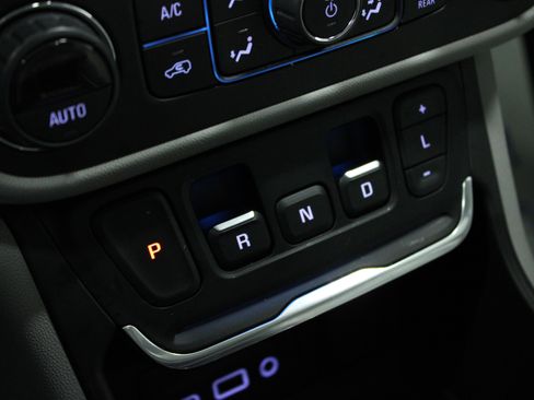 Used 2021 GMC Terrain SLT w/ Infotainment Package II image 23