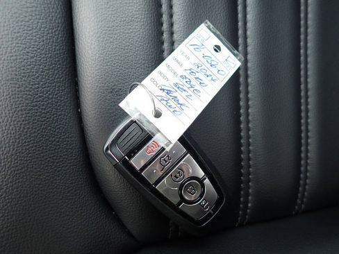 Used 2024 Ford Edge SEL w/ Convenience Package AWD/4WD image 30