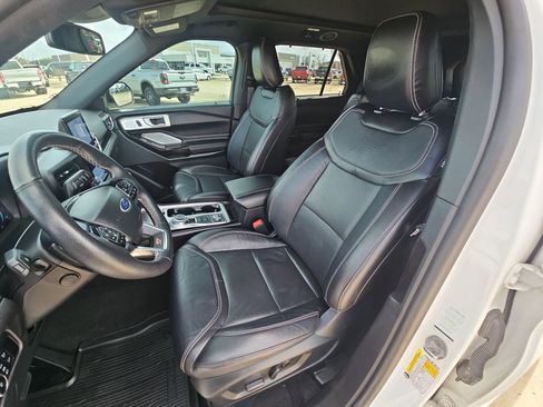 Used 2023 Ford Explorer ST w/ Technology Package image 16