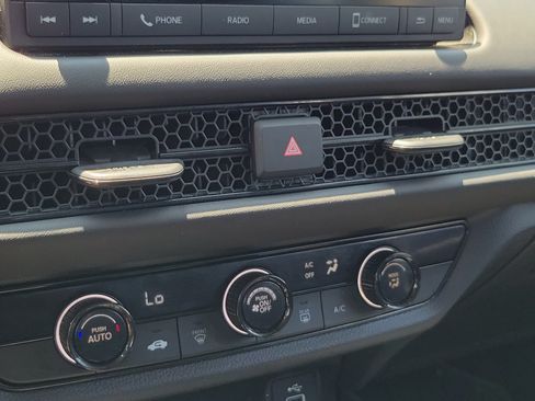 Used 2025 Honda HR-V LX image 10