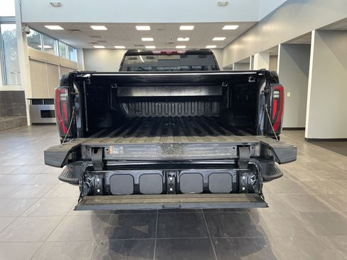 Used 2024 GMC Sierra 2500 AT4 w/ AT4 Premium Plus Package AWD/4WD image 42