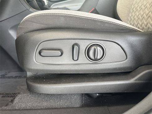 Used 2023 Chevrolet Equinox LT image 22