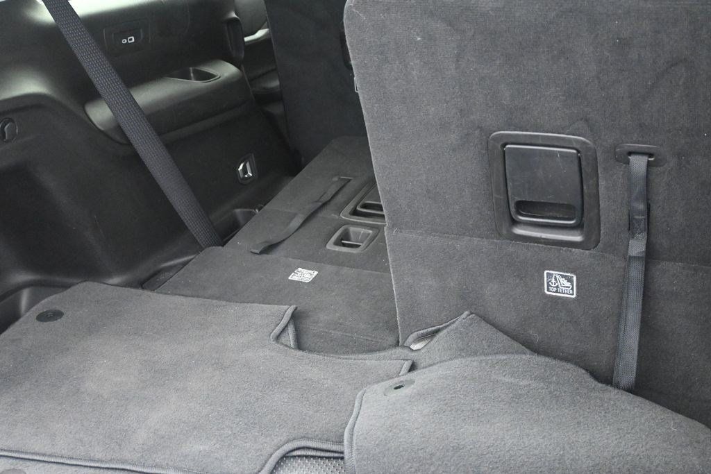 Used 2023 Jeep Grand Cherokee L Limited RWD image 15