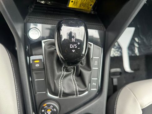 New 2026 Volkswagen Taos SE image 12