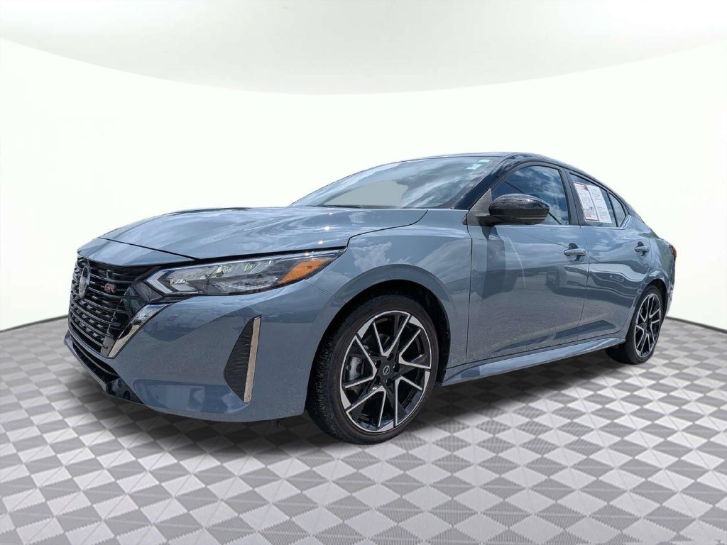 Used 2025 Nissan Sentra SR w/ SR Premium Package FWD image 7