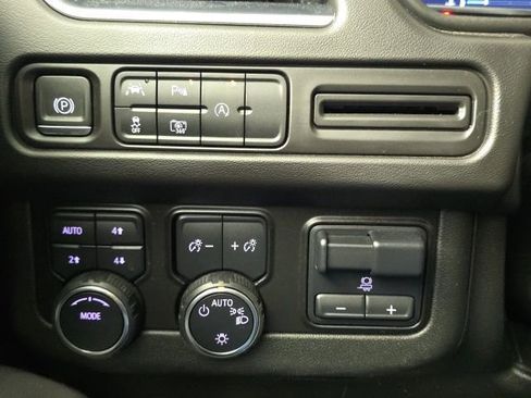 Used 2023 Chevrolet Tahoe RST w/ Luxury Package image 20