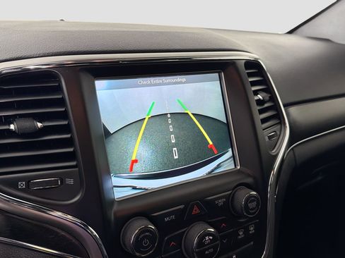 Used 2018 Jeep Grand Cherokee Limited image 14