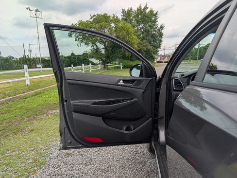 Used 2020 Hyundai Tucson Sport w/ Cargo Package AWD/4WD image 10
