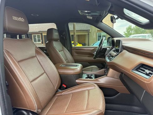 Used 2021 Chevrolet Suburban High Country AWD/4WD image 33