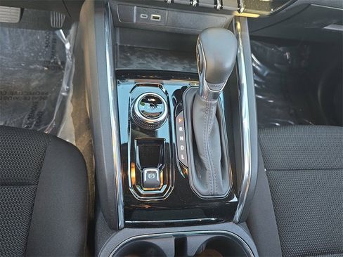 Used 2024 GMC Canyon Elevation w/ Convenience Package image 28