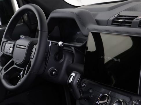 New 2026 Land Rover Defender 110 OCTA AWD/4WD image 23