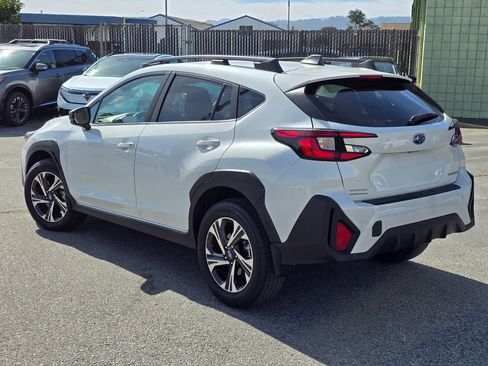 Used 2024 Subaru Crosstrek 2.0i Premium image 3