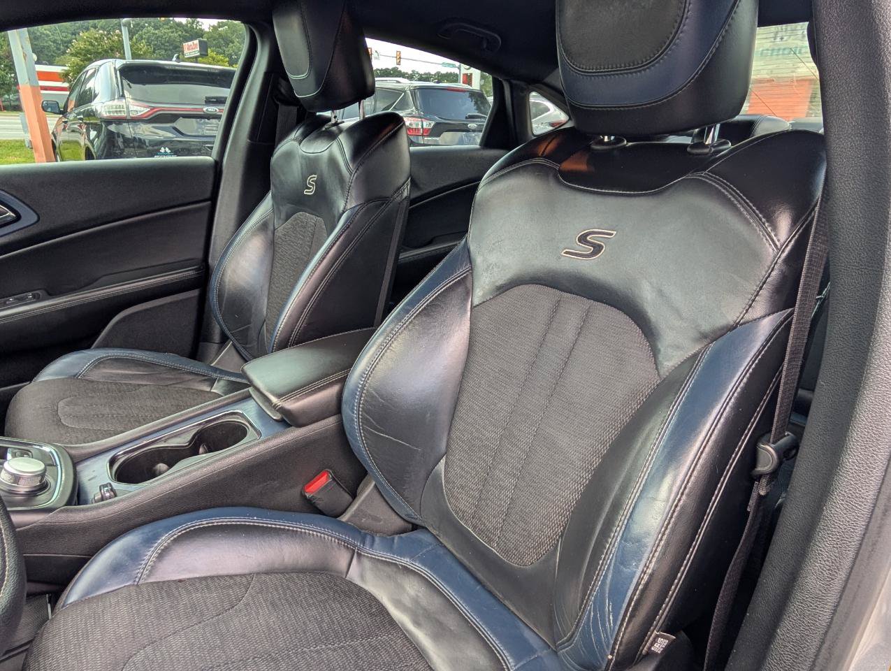 Used 2015 Chrysler 200 S w/ Comfort Group FWD image 15
