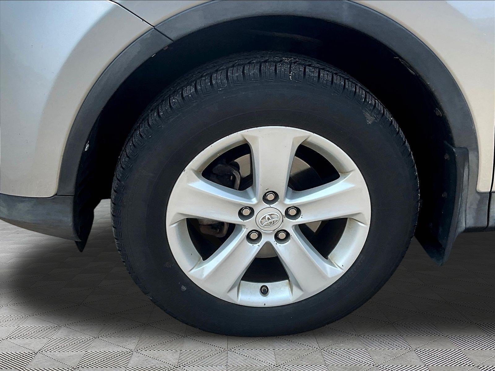 Used 2014 Toyota RAV4 XLE FWD image 33