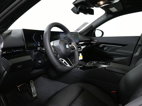 New 2026 BMW 530i xDrive w/ M Sport Package AWD/4WD image 15