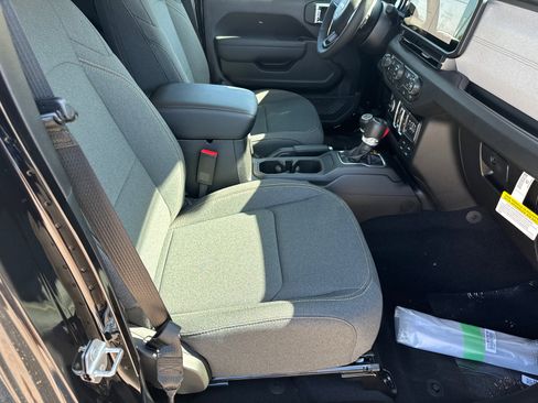 New 2026 Jeep Gladiator Sport image 13