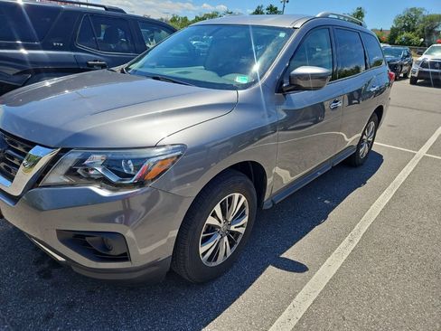 Used 2020 Nissan Pathfinder S AWD/4WD image 2