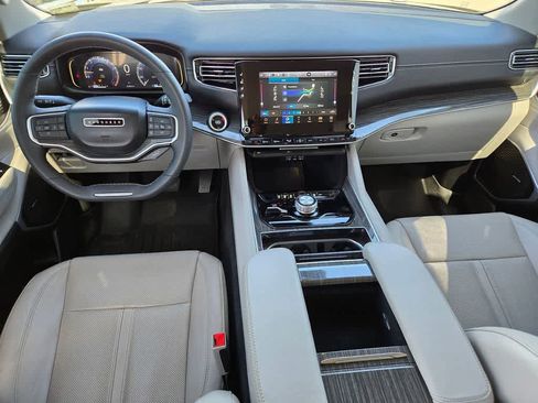 Used 2022 Jeep Wagoneer Series II image 9