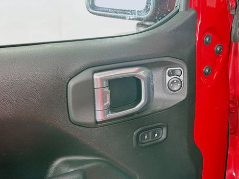 Used 2025 Jeep Wrangler Sport S image 15