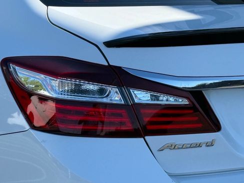 Used 2017 Honda Accord LX image 25