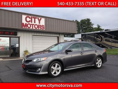 Used 2014 Toyota Camry SE w/ Leather Package