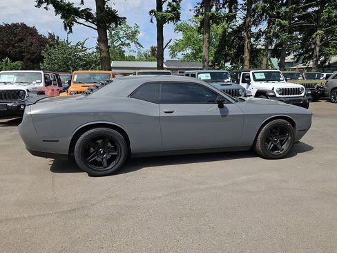 Certified 2019 Dodge Challenger SXT w/ Plus Package RWD image 8
