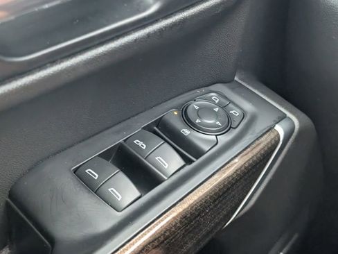 Used 2020 Chevrolet Silverado 1500 RST image 12