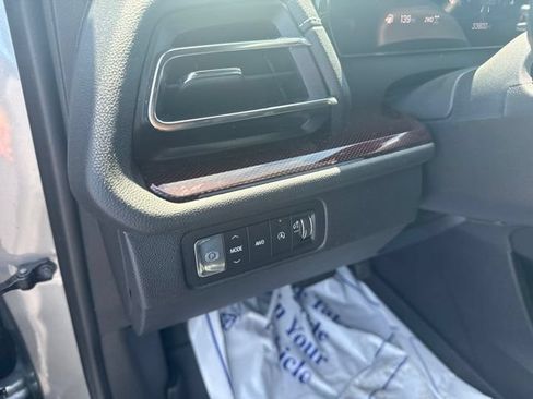 Used 2024 Chevrolet Traverse Z71 w/ Enhanced Driving Package AWD/4WD image 16