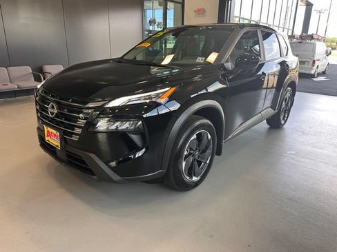 Certified 2025 Nissan Rogue SV AWD/4WD image 1