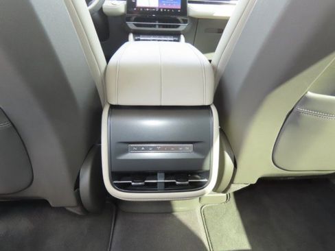 Certified 2025 Lincoln Nautilus Premier AWD/4WD image 20