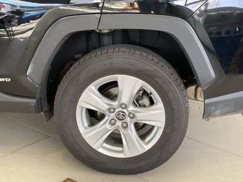 Used 2021 Toyota RAV4 XLE image 13