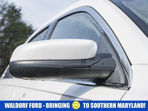 Used 2013 Ford Taurus SEL image 14