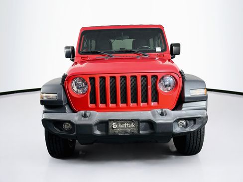 Used 2018 Jeep Wrangler Unlimited Sport S AWD/4WD image 2