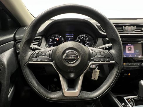 Used 2018 Nissan Rogue S AWD/4WD image 21