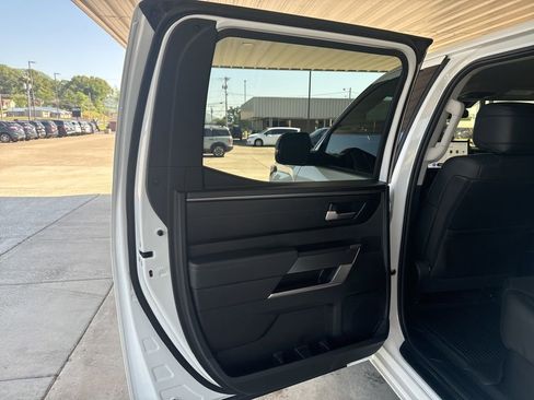 Used 2022 Toyota Tundra SR5 w/ SR5 Premium Package RWD image 18