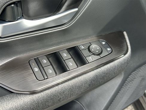 New 2026 Nissan Kicks SV FWD image 30