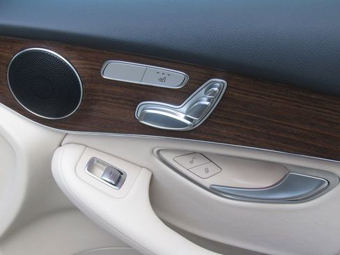 Certified 2022 Mercedes-Benz GLC 300 GLC 300 image 21