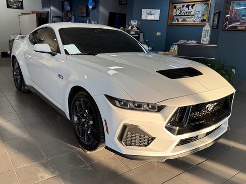 Used 2024 Ford Mustang GT Premium w/ GT Performance Package image 4