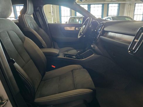 Certified 2023 Volvo C40 P8 Recharge Ultimate image 47