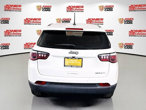 Used 2018 Jeep Compass Sport w/ Tech Group FWD image 14