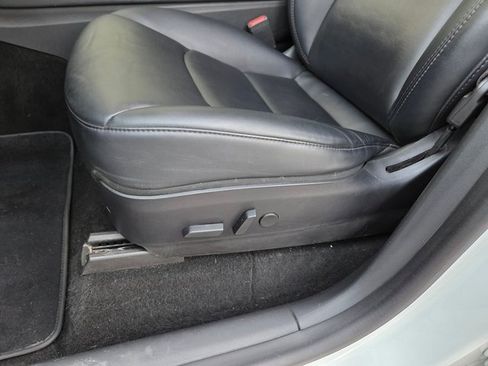 Used 2020 Tesla Model Y Long Range image 21