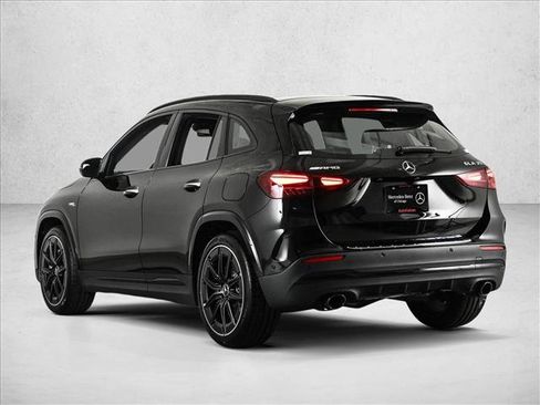 New 2026 Mercedes-Benz GLA 35 AMG 4MATIC image 8