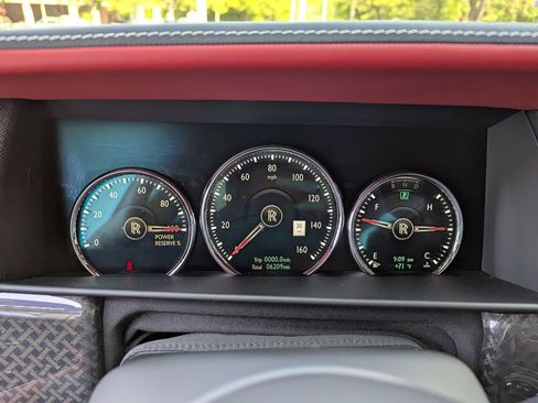 Used 2022 Rolls-Royce Cullinan Black Badge AWD/4WD image 15