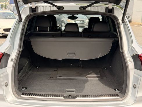 Used 2018 Porsche Cayenne AWD/4WD image 12
