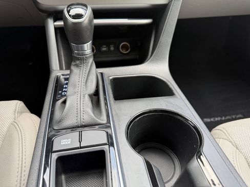 Used 2015 Hyundai Sonata Limited w/ Option Group 05 FWD image 15